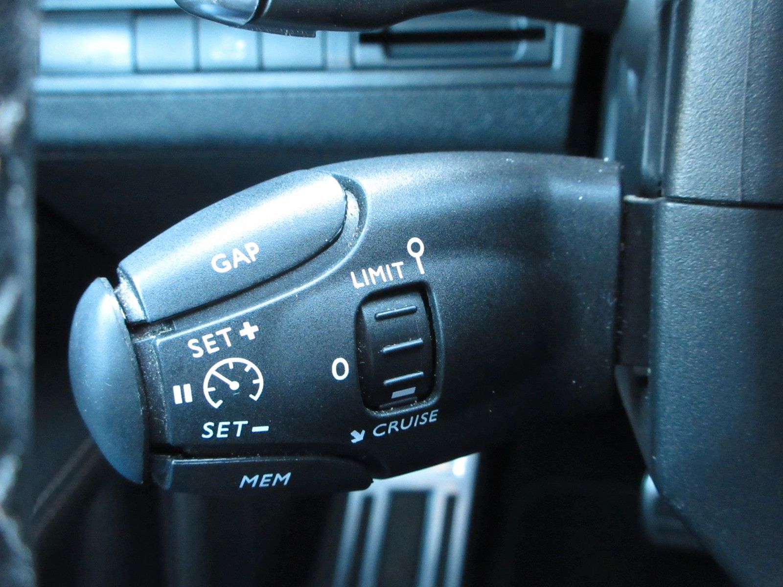 Fahrzeugabbildung Peugeot 5008 GT-LINE 1.5D LED/SHZ/VOLLLEDER/360°CAM