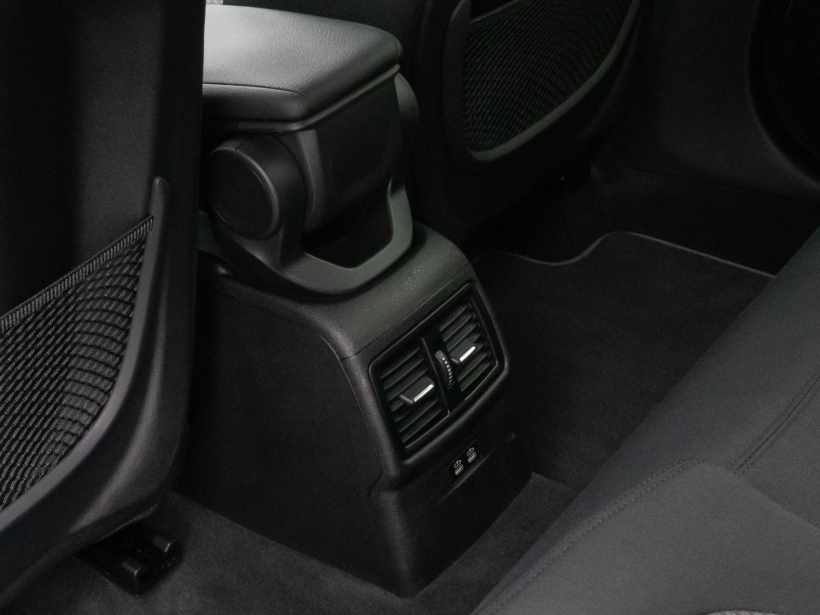 Fahrzeugabbildung BMW X2 xD25e Kamera HUD DAB HiFi Navi+Komfort Alarm