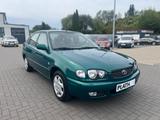 Toyota Corolla - Toyota Corolla mit Benzin-Antrieb: Limousine