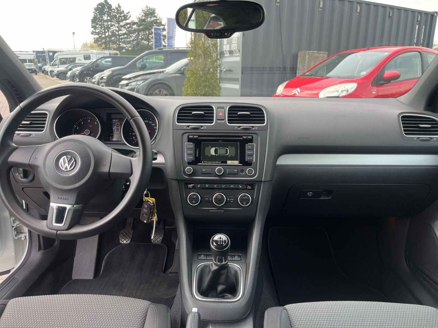 Fahrzeugabbildung Volkswagen Golf VI Basis BMT 1.2 TSI Cabrio Navi SHZ Temp