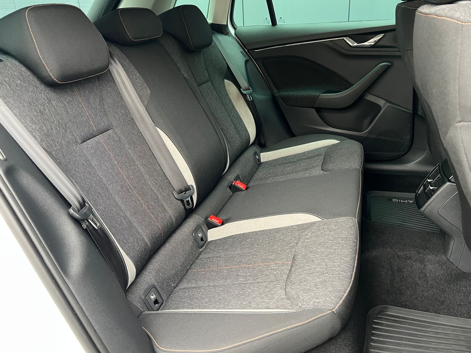 Fahrzeugabbildung SKODA Kamiq Style 1.5 TSI DSG *AHK, LED, ACC, 17"-LM*