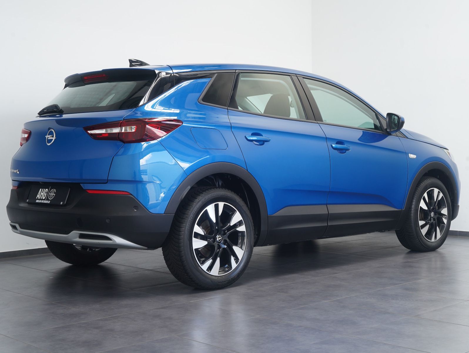 Fahrzeugabbildung Opel Grandland (X) 1.2 Turbo Elegance