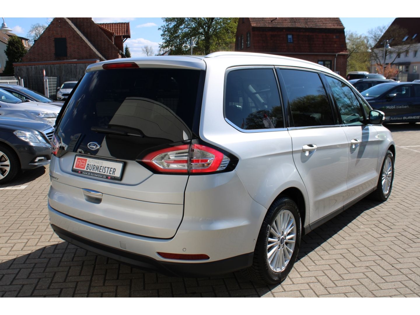 Fahrzeugabbildung Ford Galaxy Titanium 7 Sitze AHK Navi Pano GRA GJR PD