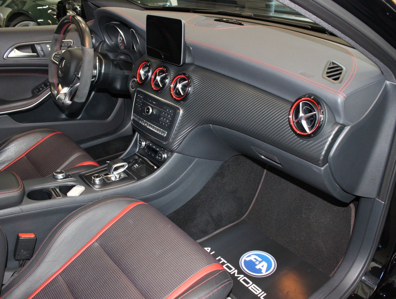 Fahrzeugabbildung Mercedes-Benz A 45 AMG 4MATIC *AMG Racing Kit*1.Hand