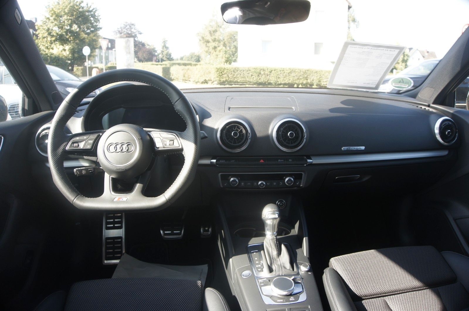 Fahrzeugabbildung Audi A3 Sportback 40 e-tron NAVI LED SHZ