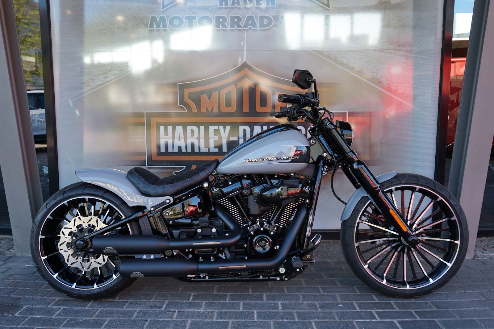 Fahrzeugabbildung Harley-Davidson Softail Breakout 117cui MY 2024 CUSTOMBIKE