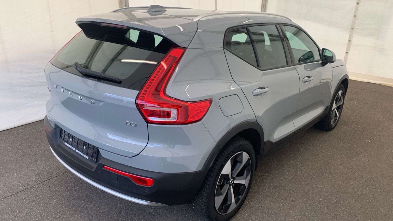 Volvo XC40 B3 B DKG Core RFK Navi LED imagem 3
