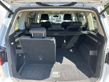 Fahrzeugabbildung Volkswagen Touran 2.0 TDI R Line LED AHK 7 Sitze