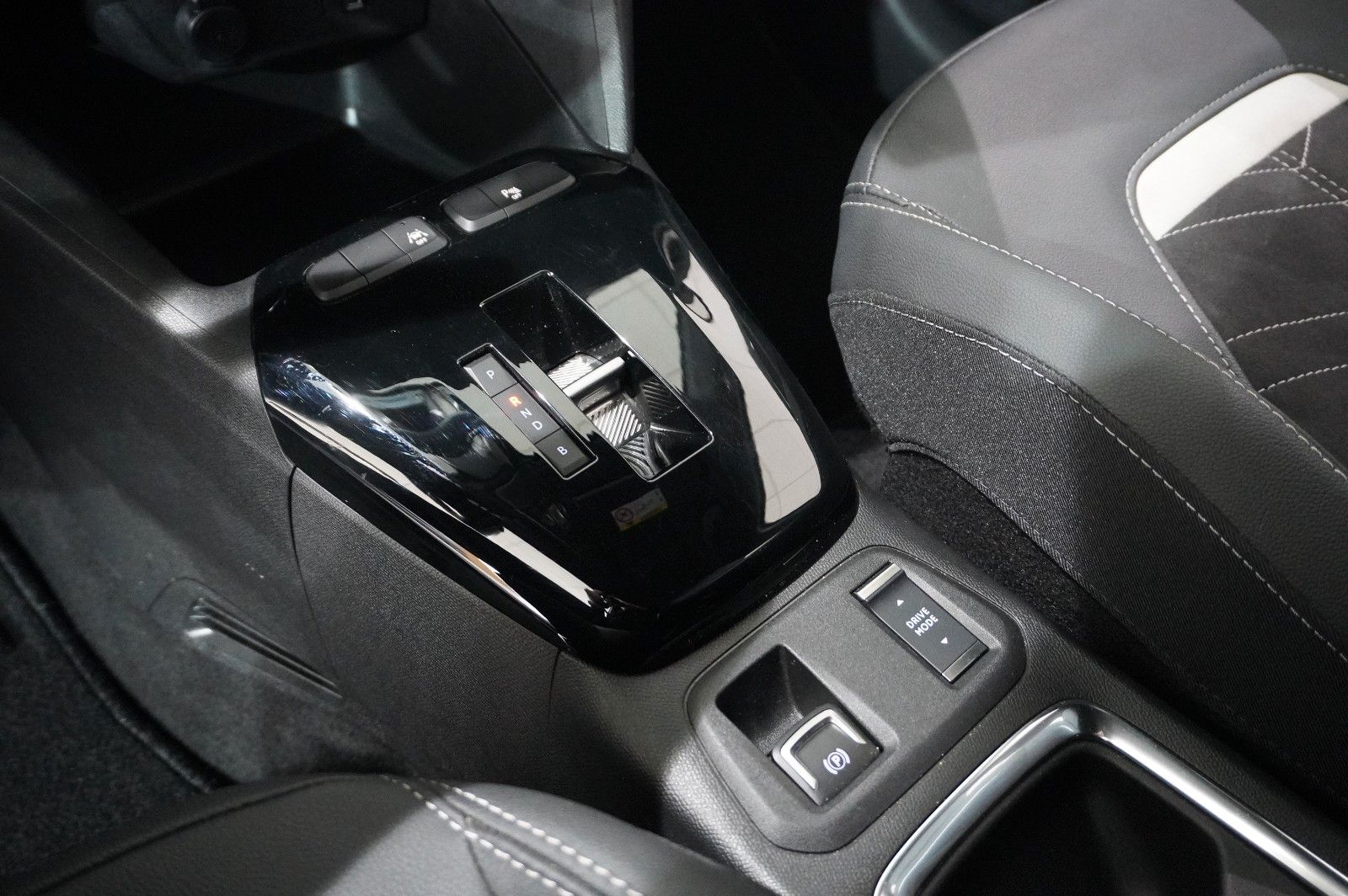 Fahrzeugabbildung Opel Corsa-e F GS SPORT 3-PHASIG NAVI/LED/KAMERA/VIRT