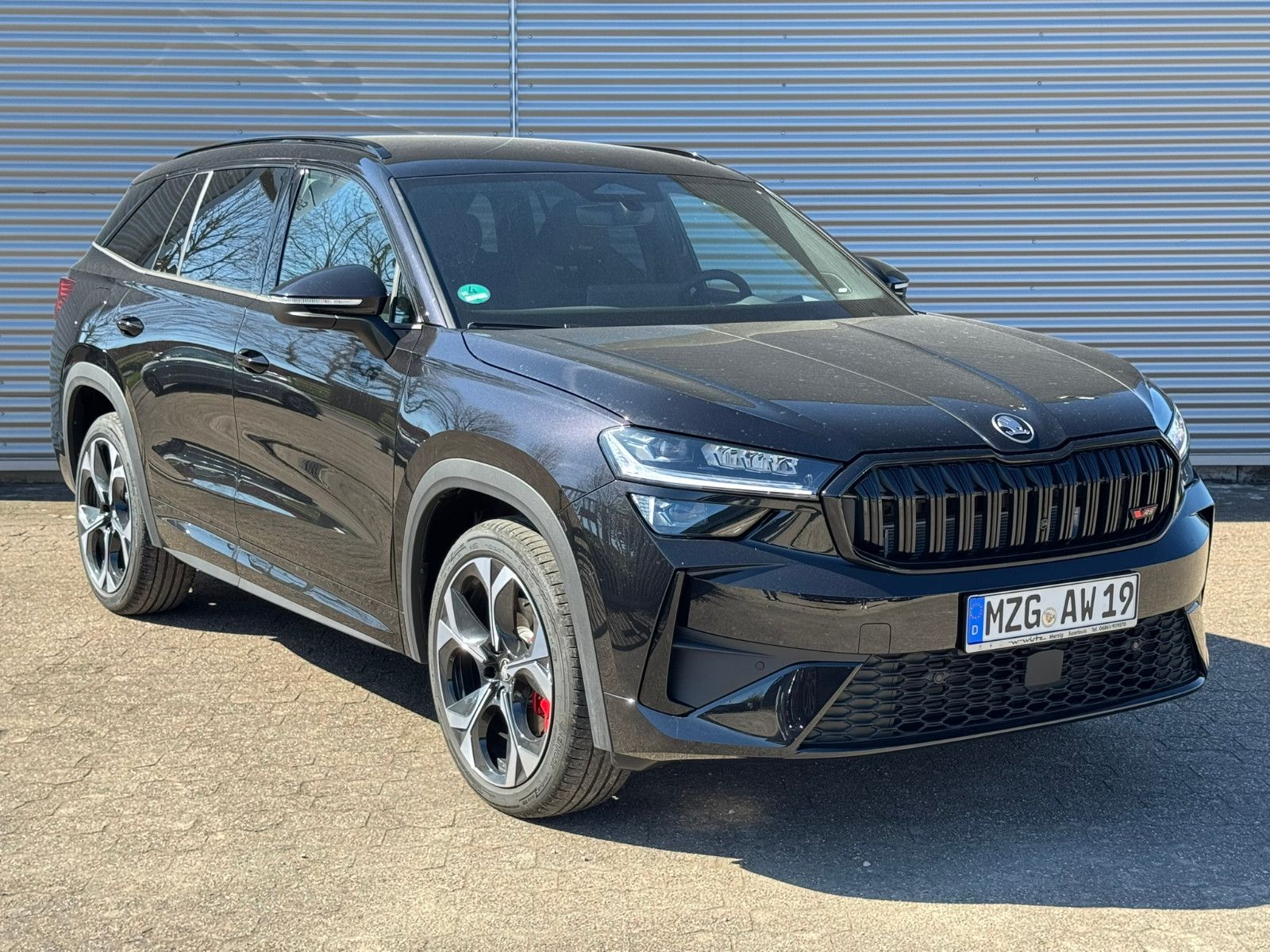 Fahrzeugabbildung SKODA Kodiaq 2.0 TSI  DSG 4x4 RS AHK 7-Sitzer