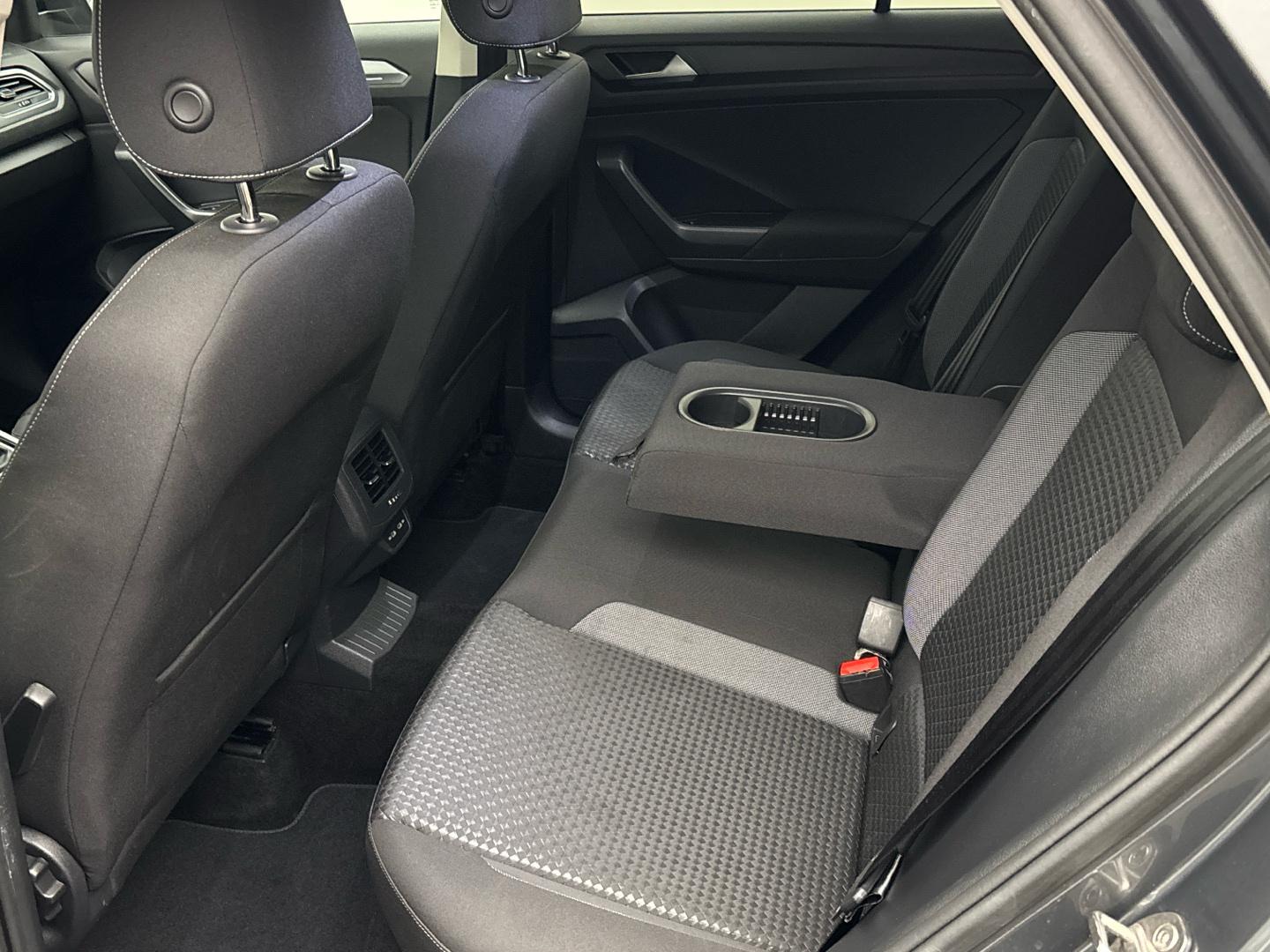 Volkswagen T-Roc Style 1.5 TSI CarPlay LED AHK Kamera Navi, миниатюра 11