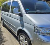 Volkswagen T5 Multivan in sehr gutem Zustand - VW T5 Multivan 8-Sitzer