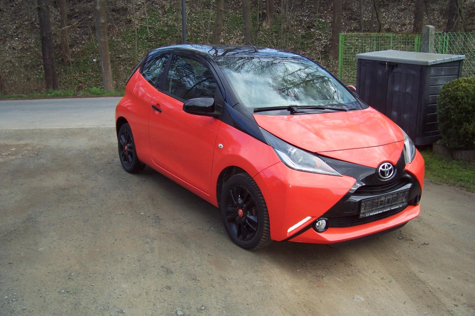 Toyota Aygo AYGO x-cite Leder Kamera SHZ  TÜV  1.Han