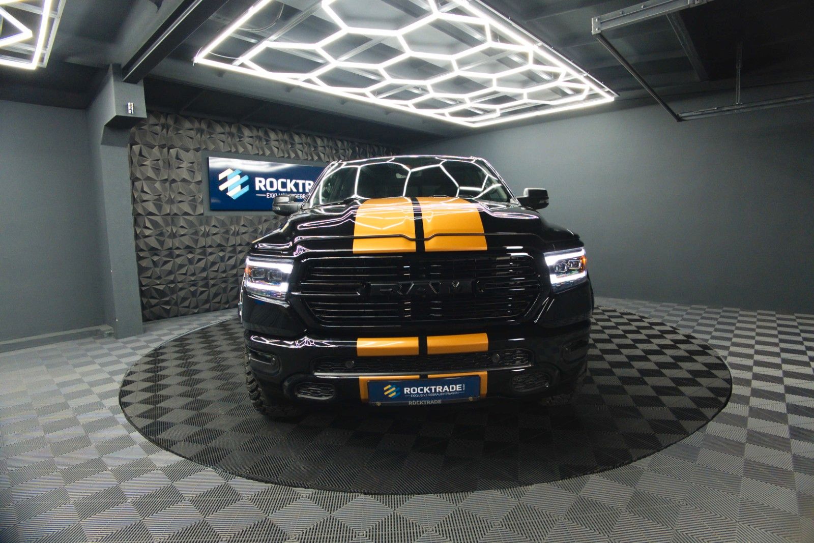Fahrzeugabbildung Dodge RAM 5.7 V8 HEMI 4x4 OFFROAD Night RAPTOR 19%