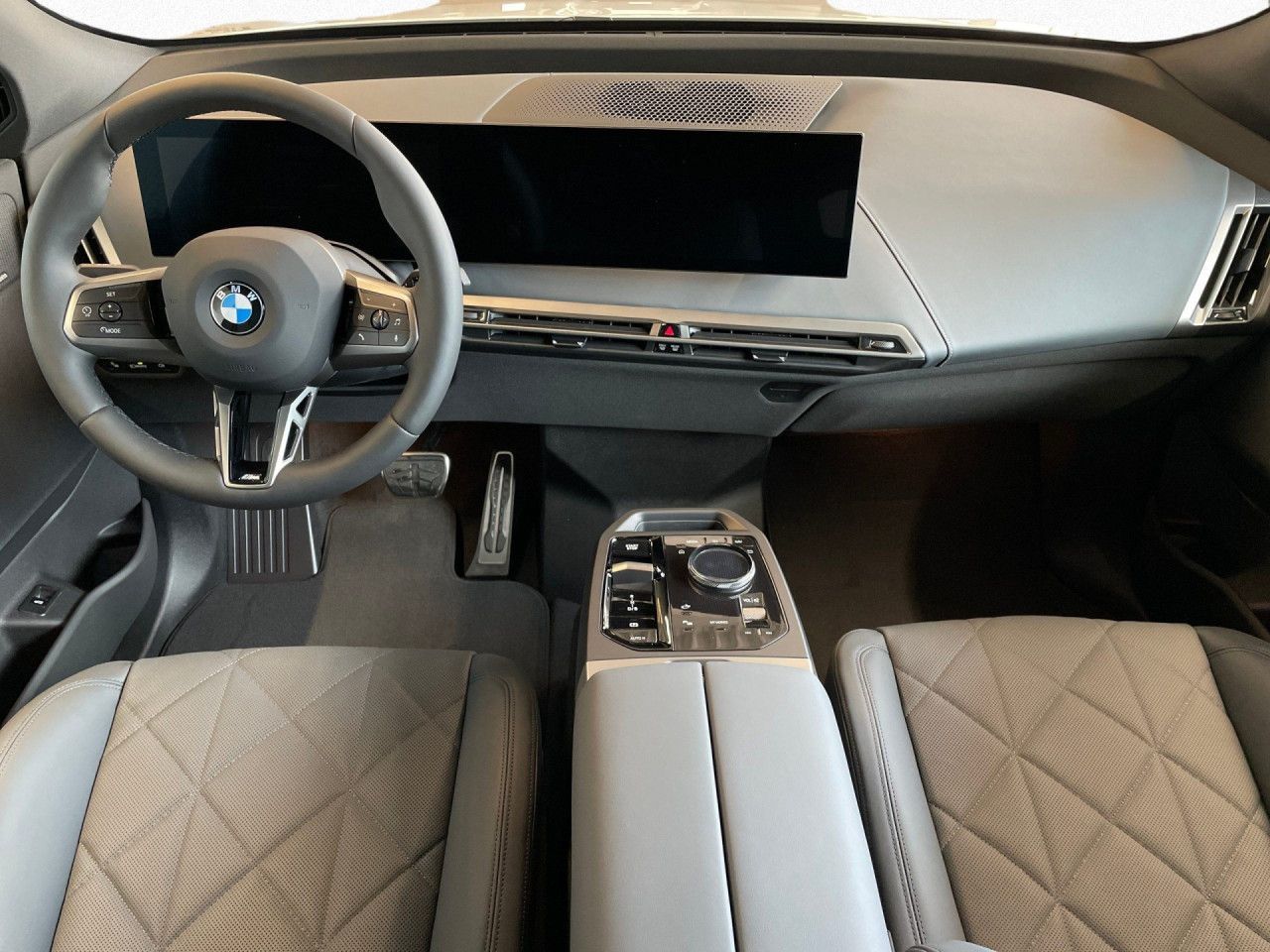 BMW iX - Bild 12