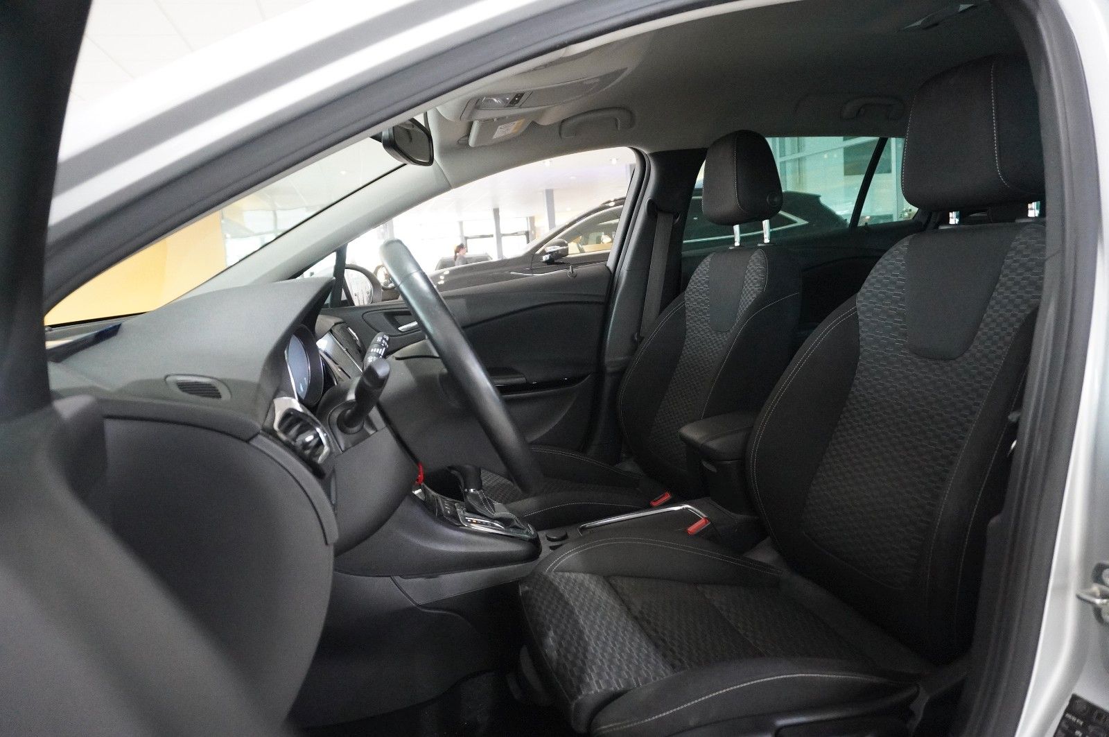 Fahrzeugabbildung Opel Astra K ST 1.4T ON NAVI/LED/KAMERA/SPORT/SH/TEMP