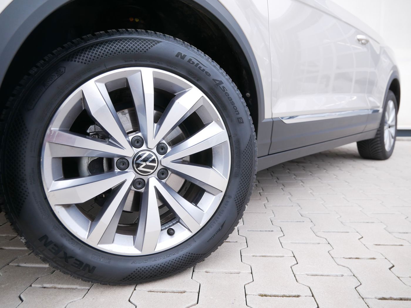 Fahrzeugabbildung Volkswagen T-Roc Cabriolet 1.0 Style AHK ACC SHZ Klimaautom