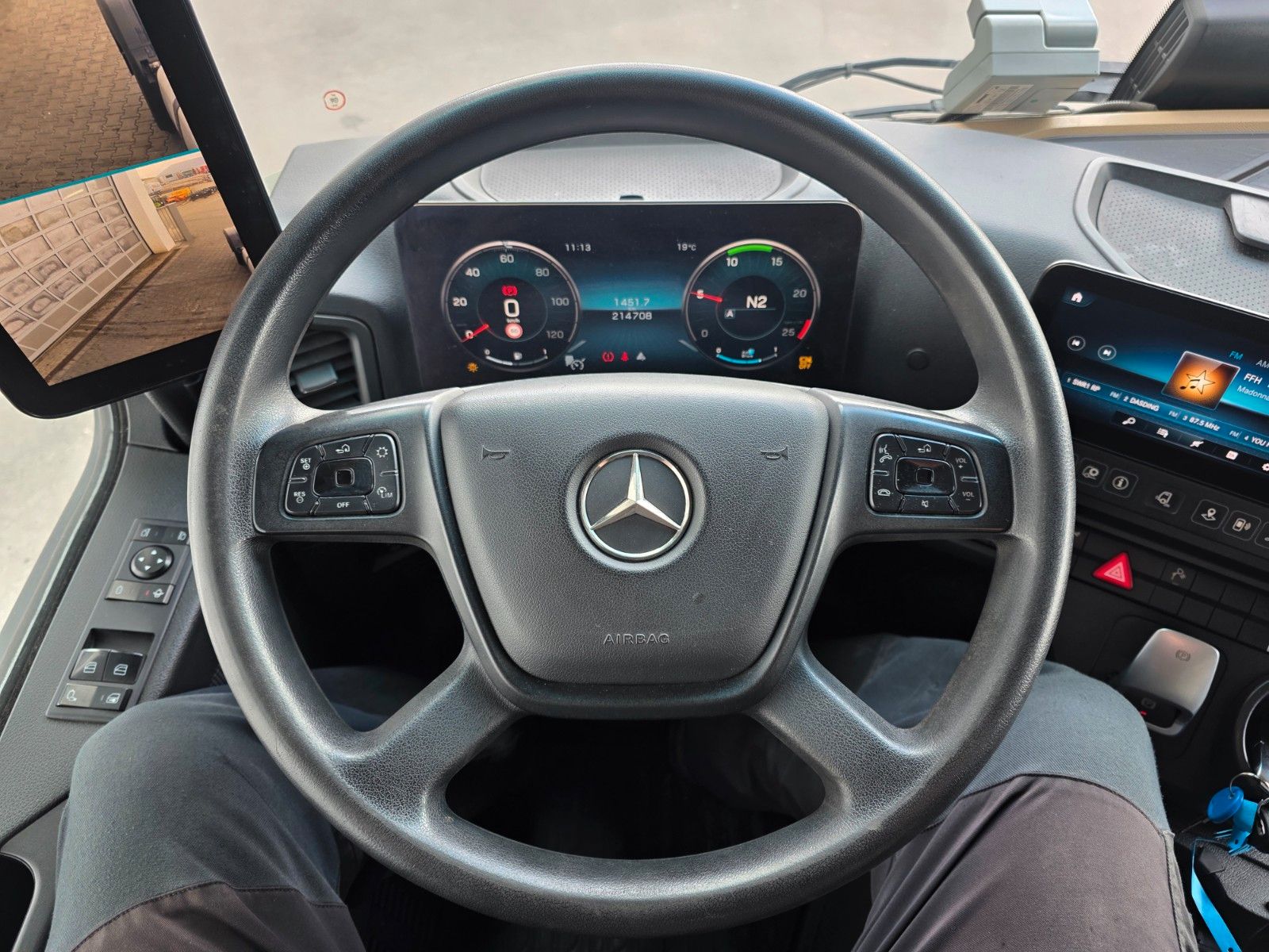 Fahrzeugabbildung Mercedes-Benz Actros 1843 LS 4x4 HAD Kipphydraulik 4 STÜCK