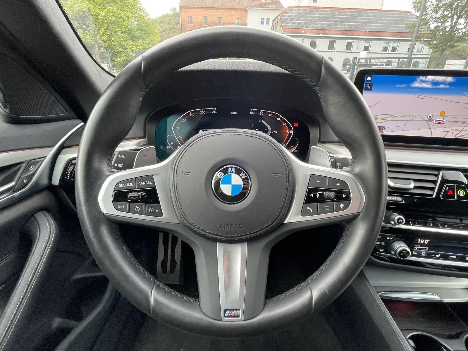 Fahrzeugabbildung BMW 520 i M Sport LASER/360°/HuD/LEDER/CARPLAY