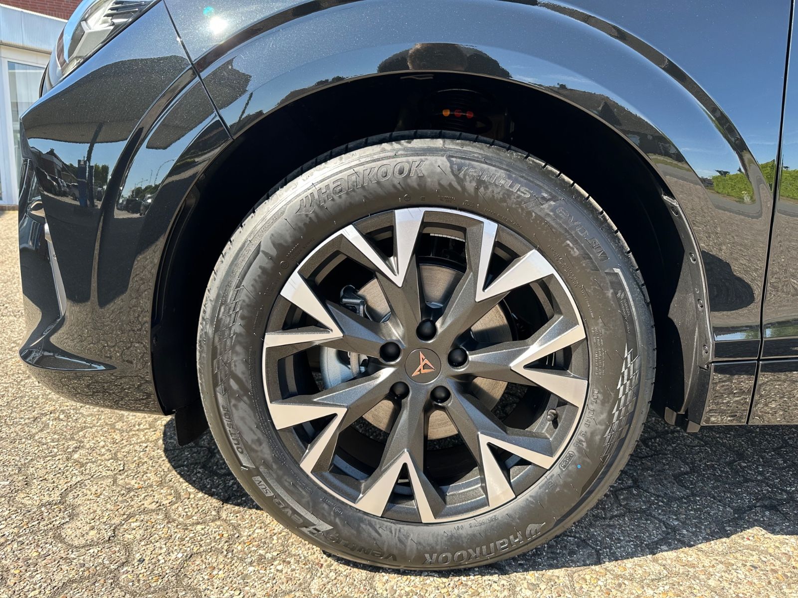 Fahrzeugabbildung CUPRA Terramar 1.5 eTSI DSG AHK/Navi/LED/ACC/18"