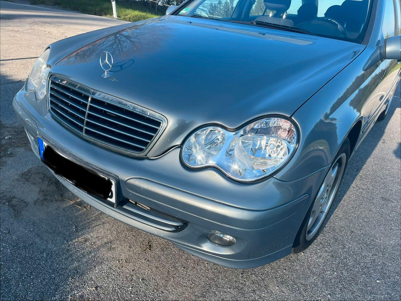 Mercedes-Benz C220 2005 — двигун 150 HP (110kW)