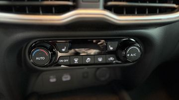 Fotografie des Nissan Juke 1.0 DIG-T DCT N-Connecta