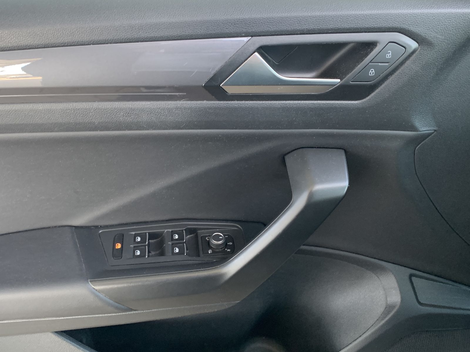 Fahrzeugabbildung Volkswagen T-Roc 1.5 TSI*Sport*LED*ACC*Leder*Cam*Spur*Navi*