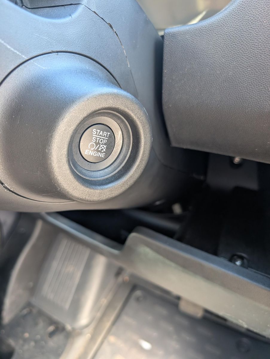 Fahrzeugabbildung Eura Mobil Van V 635 EB  Captain-Chair- Sitze, Skyroof, RFK