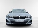 BMW 320i xDrive Lim. LiveCptPlus.LED.ACC.Kam.HiFi - BMW 3er Reihe mit Benzin-Antrieb