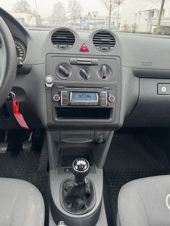 VW Caddy 11
