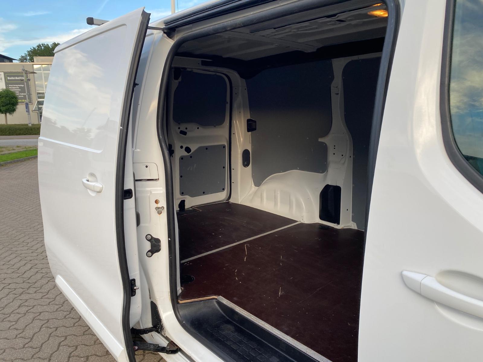Peugeot Expert Premium lang L2 Standheiz. R.Cam AHK SHZ