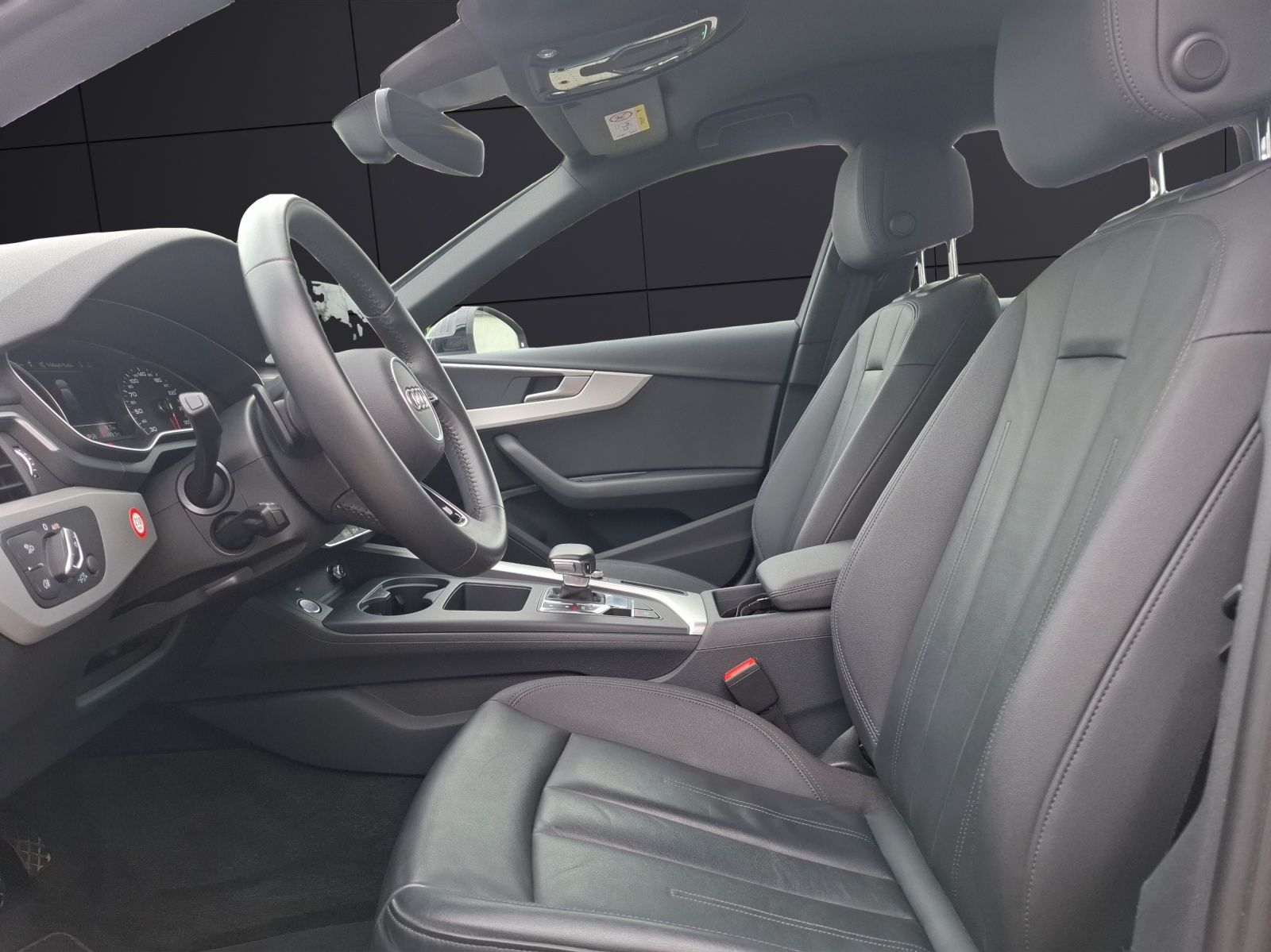 Fahrzeugabbildung Audi A4 Avant 35 TFSI advanced S-tronic LED Navi ACC