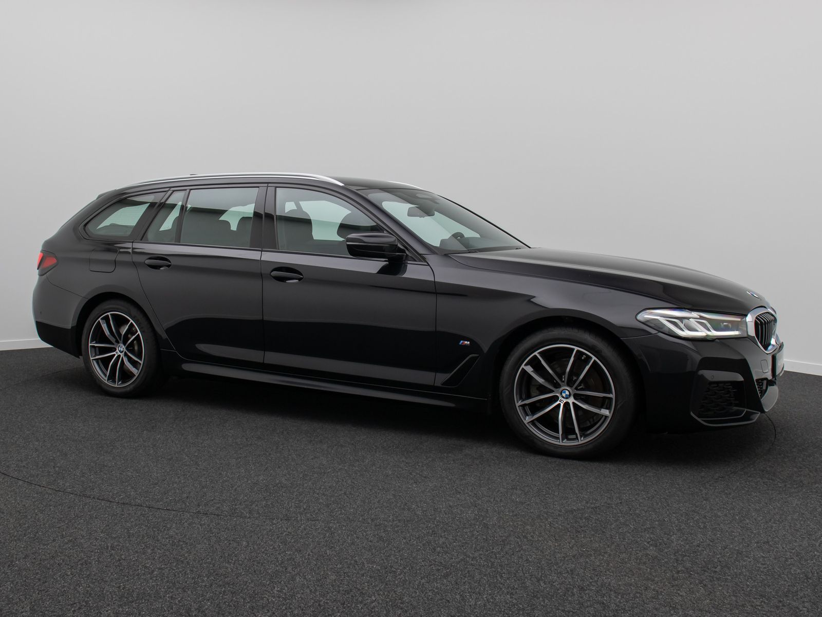 Fahrzeugabbildung BMW 520d xD M Sport Kamera DAB HiFi Lenkrhzg Komfort