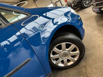 Volkswagen Touran  *7Sitzer*Navi*DSG*Sitzh*BiXenon*