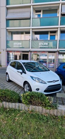 Ford fiesta sehr gepflegt Auto