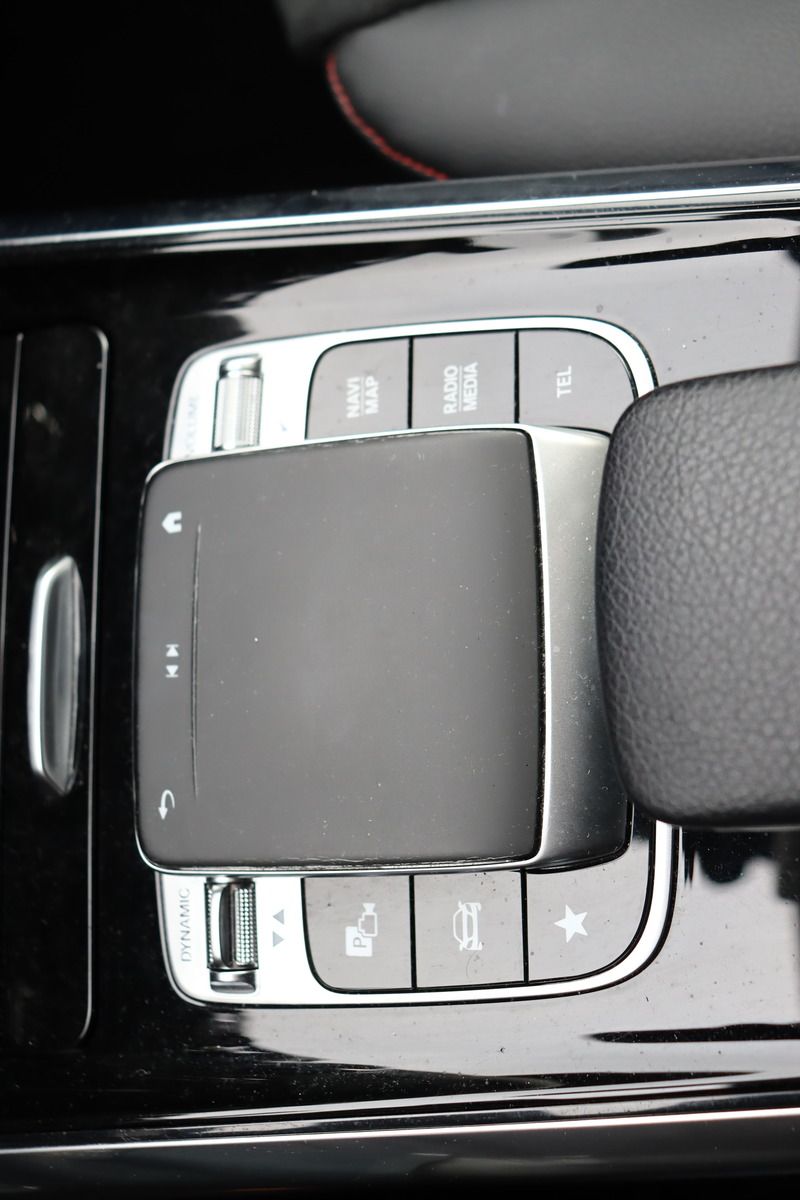 Fahrzeugabbildung Mercedes-Benz B 200 AMG Line * Navigation * Alcantara