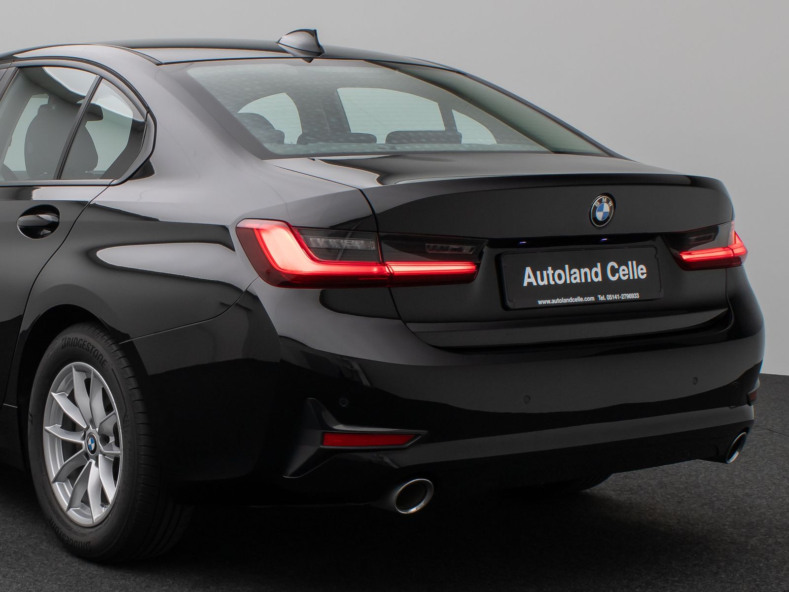 Fahrzeugabbildung BMW 320d Laser HUD DAB HiFi Komfort M Sport Alarm