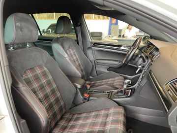 Volkswagen Golf VII Lim. GTI Performance BMT *ACC*BI-XENON*
