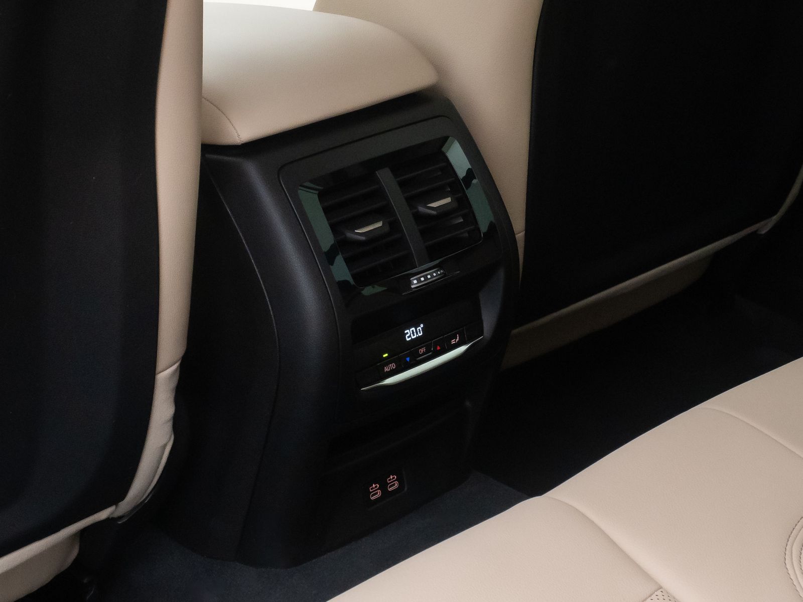 Fahrzeugabbildung BMW X3 xD30d Sport AHK DAB 360° Komfort Leder 19Zoll