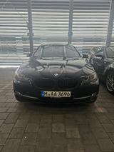 BMW 525d  Touring Schwarze Leder/Panoramadach - BMW 525 Gebrauchtwagen in München