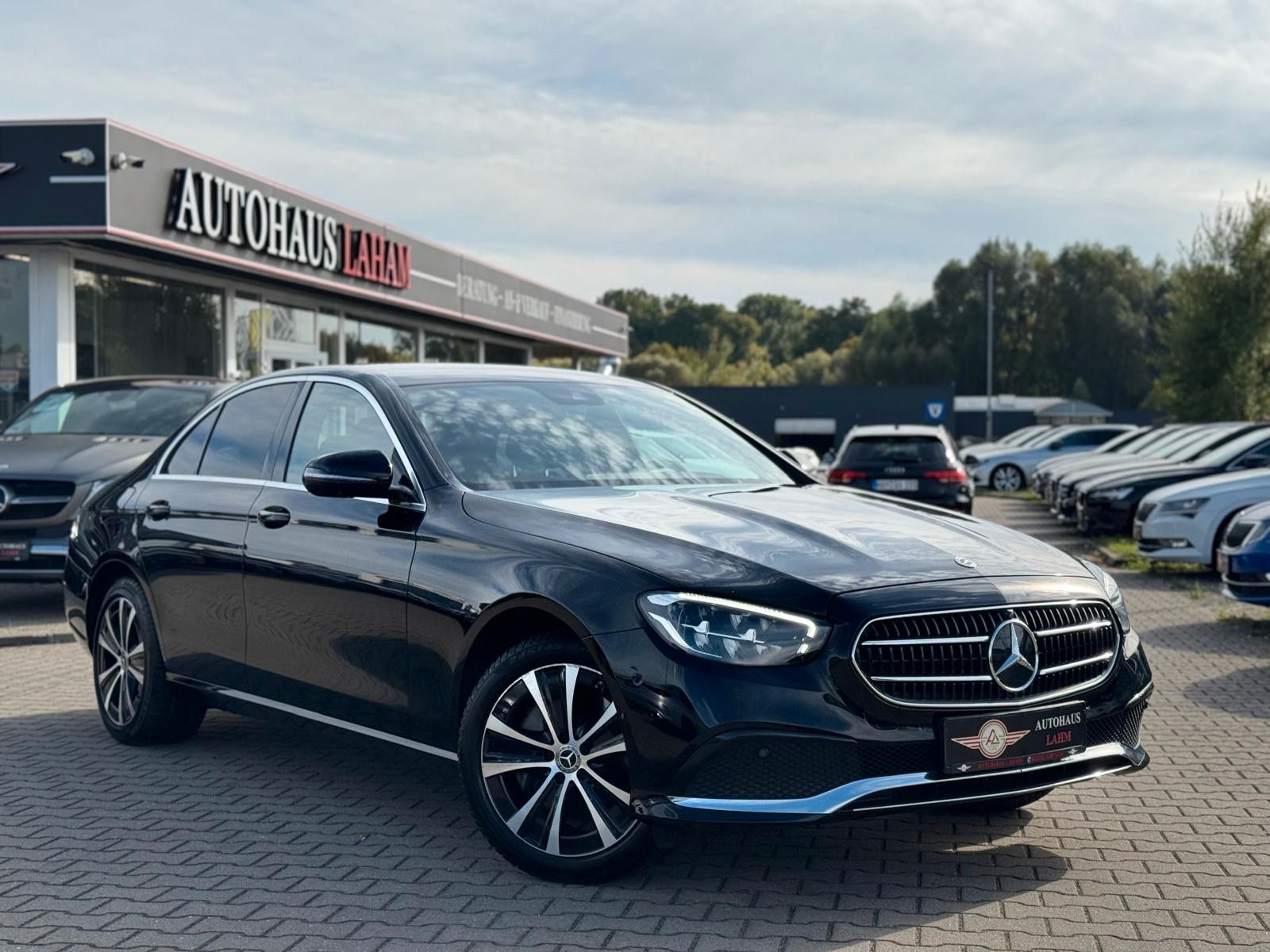 Mercedes-Benz E 300 e Lim. 9G-TRONIC"AVANTGARDE"360°KAMERA"SHZ