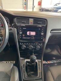 Volkswagen Golf VII Lim. Highline 1.5 TSI *1.HAND*LED*AHK*