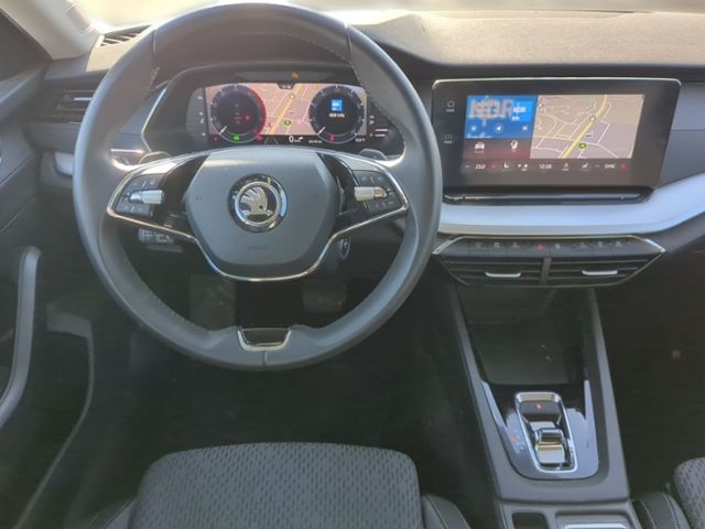 Fahrzeugabbildung SKODA Octavia Combi 2.0 TDI DSG Clever NAV AHK STANDHZ