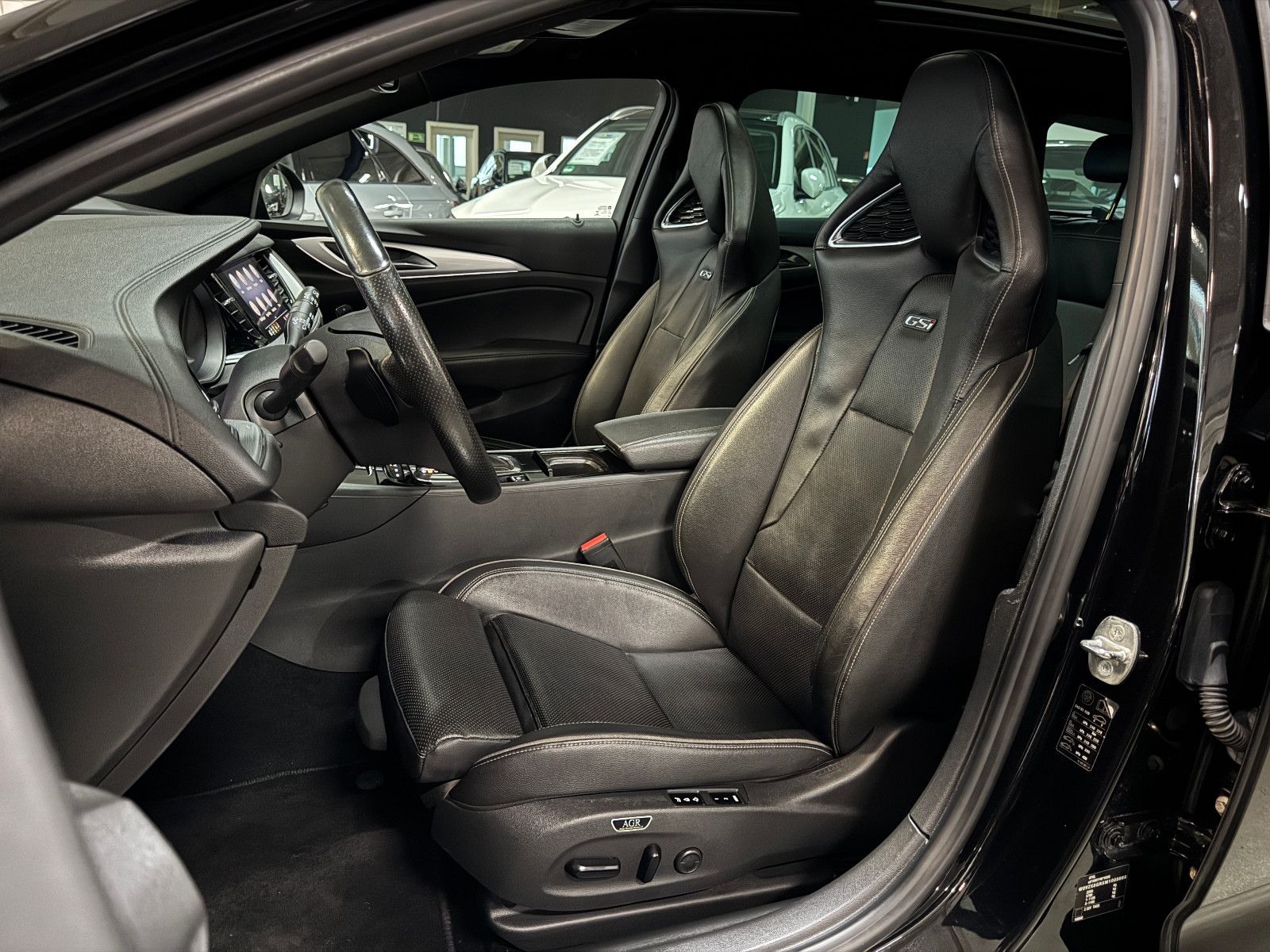 Fahrzeugabbildung Opel Insignia B Sports Tourer GSi 4X4 OPC PERFORMANCE