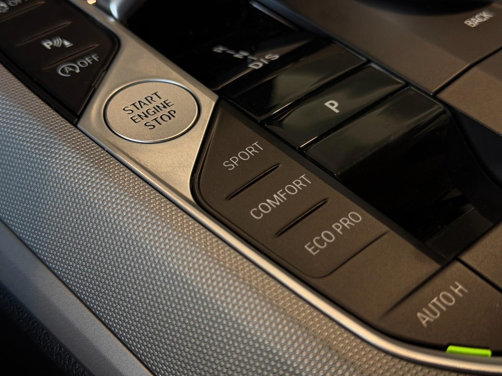 BMW 320 i Touring CockpitProf Memory Sthz Kam HUD AHK, миниатюра 22