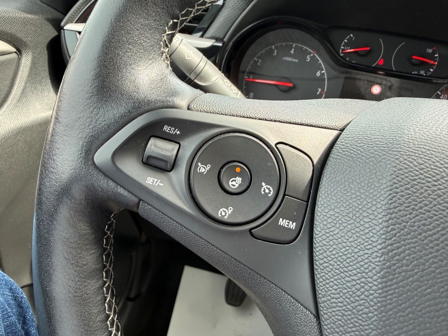 Fahrzeugabbildung Opel Corsa F Edition 1.2 Turbo SHZ+LHZ+PDC