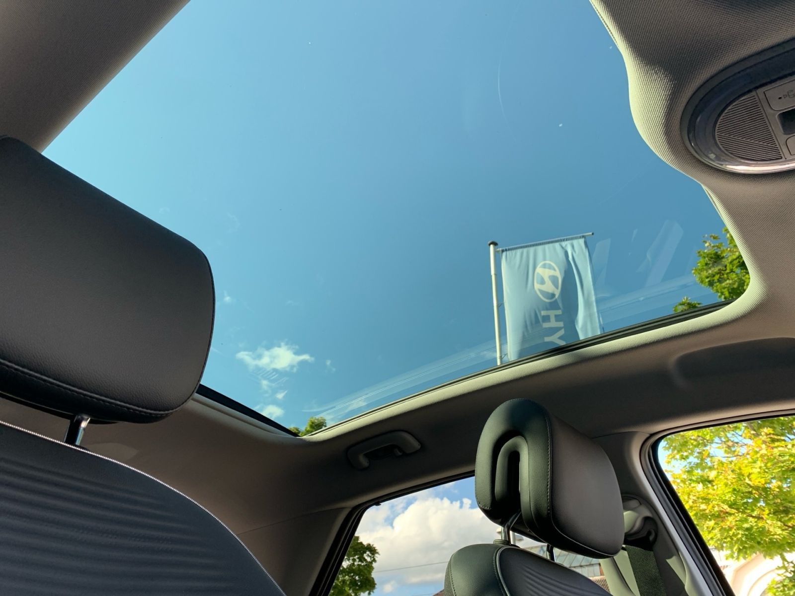 Fahrzeugabbildung Hyundai IONIQ 5 Uniq 77,4 kWh 4WD Assi 20Zoll Pano