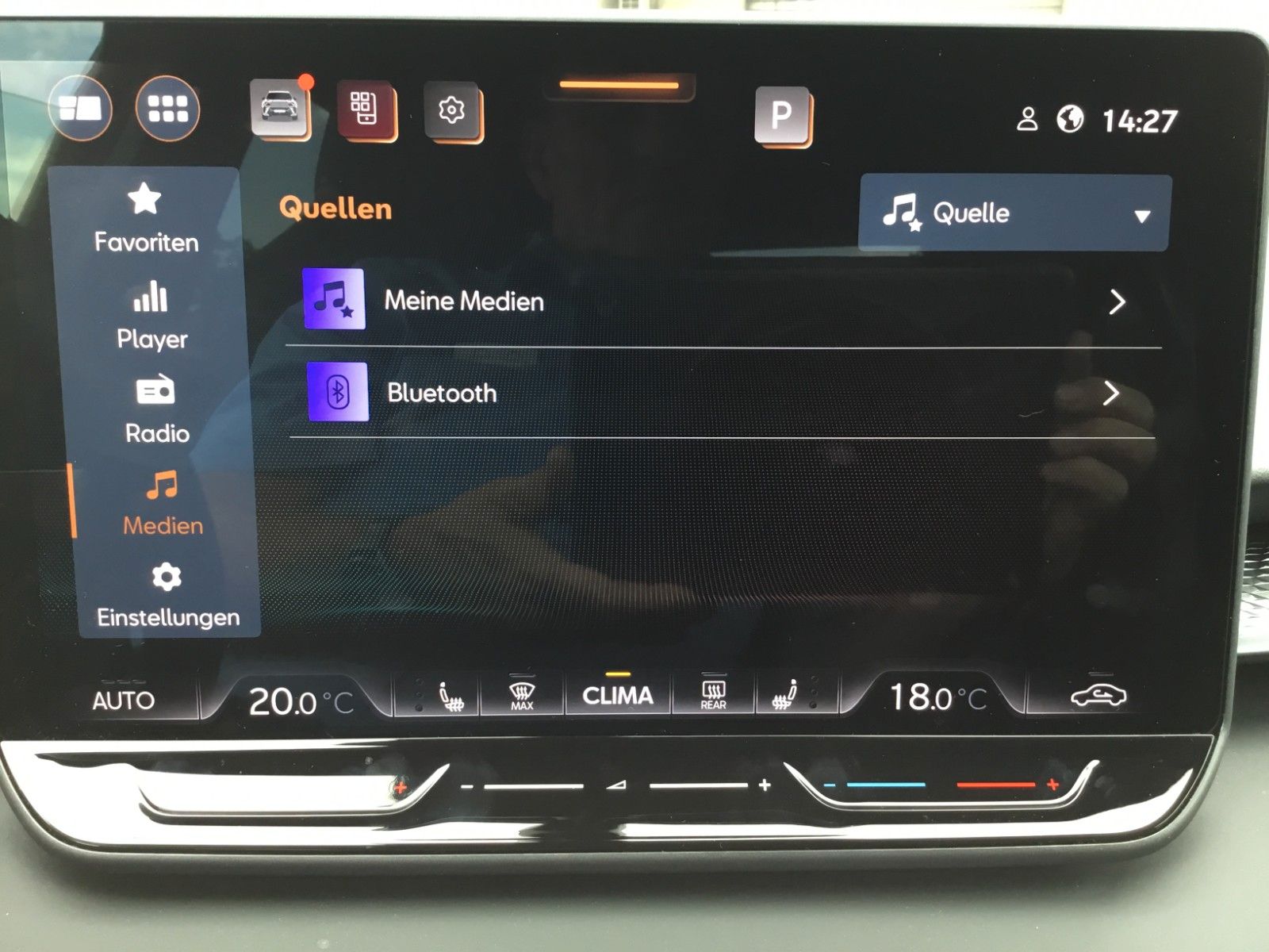 Fahrzeugabbildung CUPRA Terramar 1.5 eTSI DSG+AHK+Pano+360°+Headup+ACC