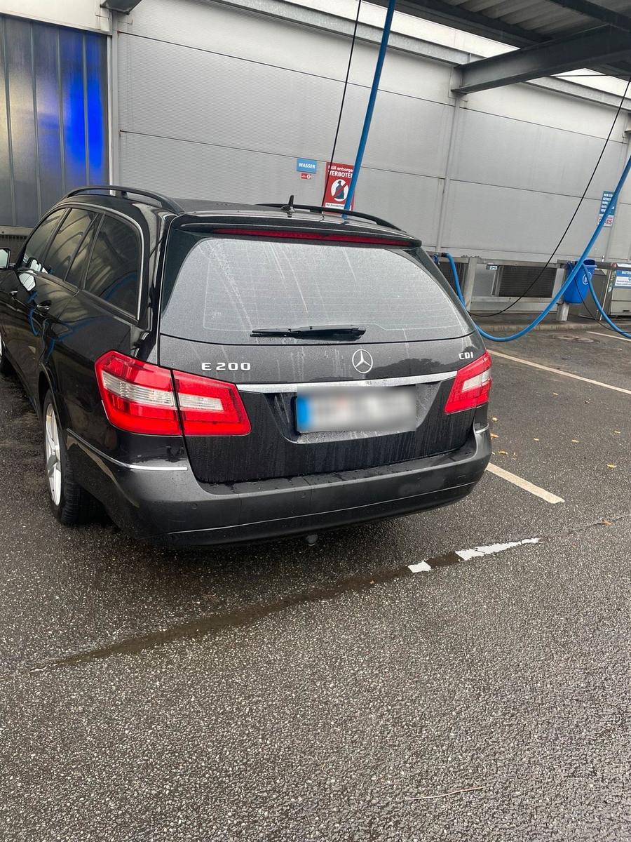Mercedes-Benz E200 2009 — photo 8