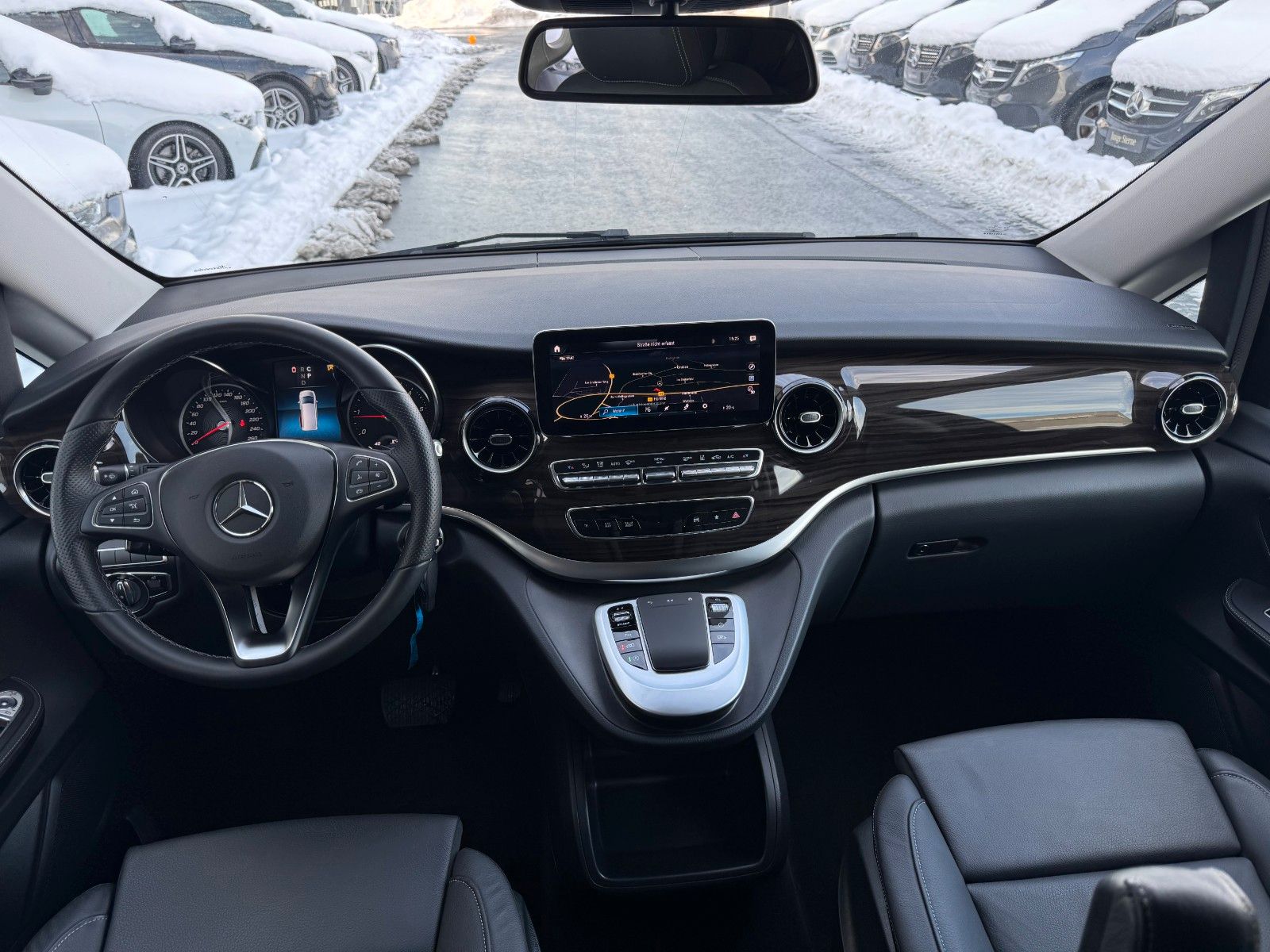 Fahrzeugabbildung Mercedes-Benz V 300 d AVA Extral AIRMATIC Standheiz 360Kamera